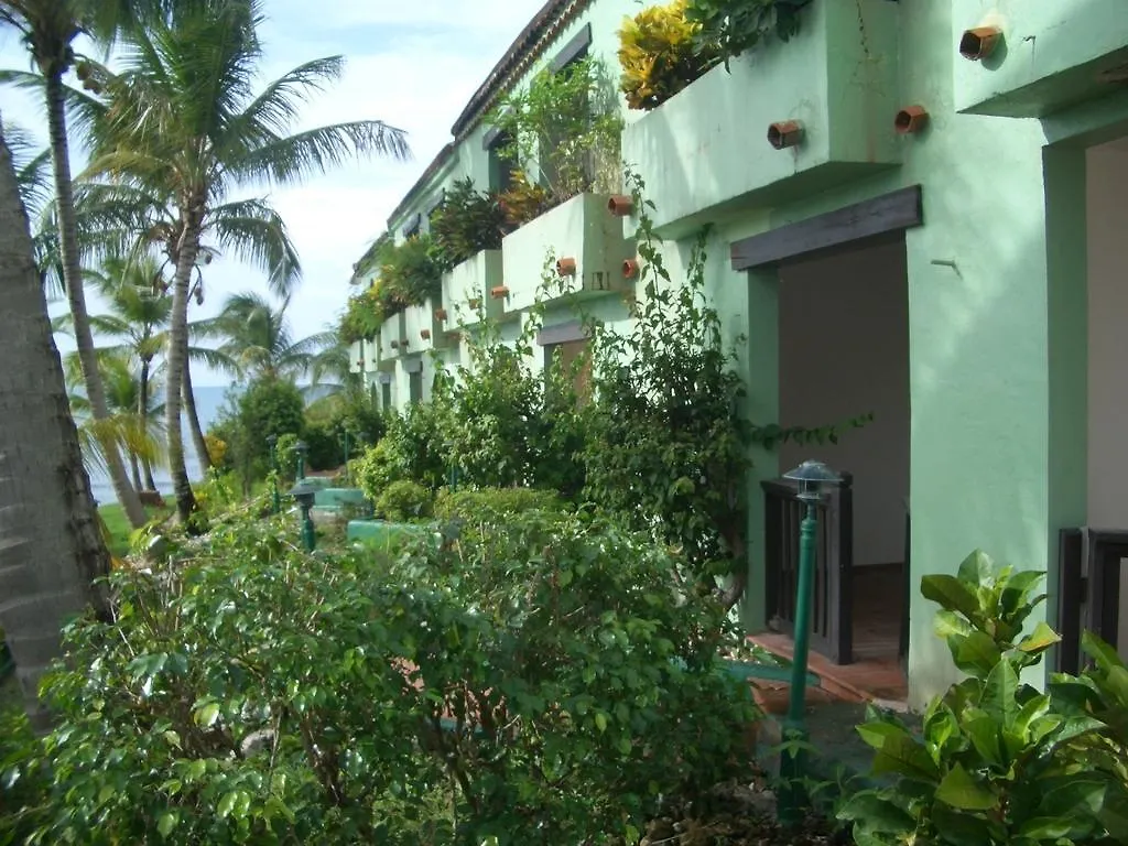 Отель Northshore Seaside Suites St. John's