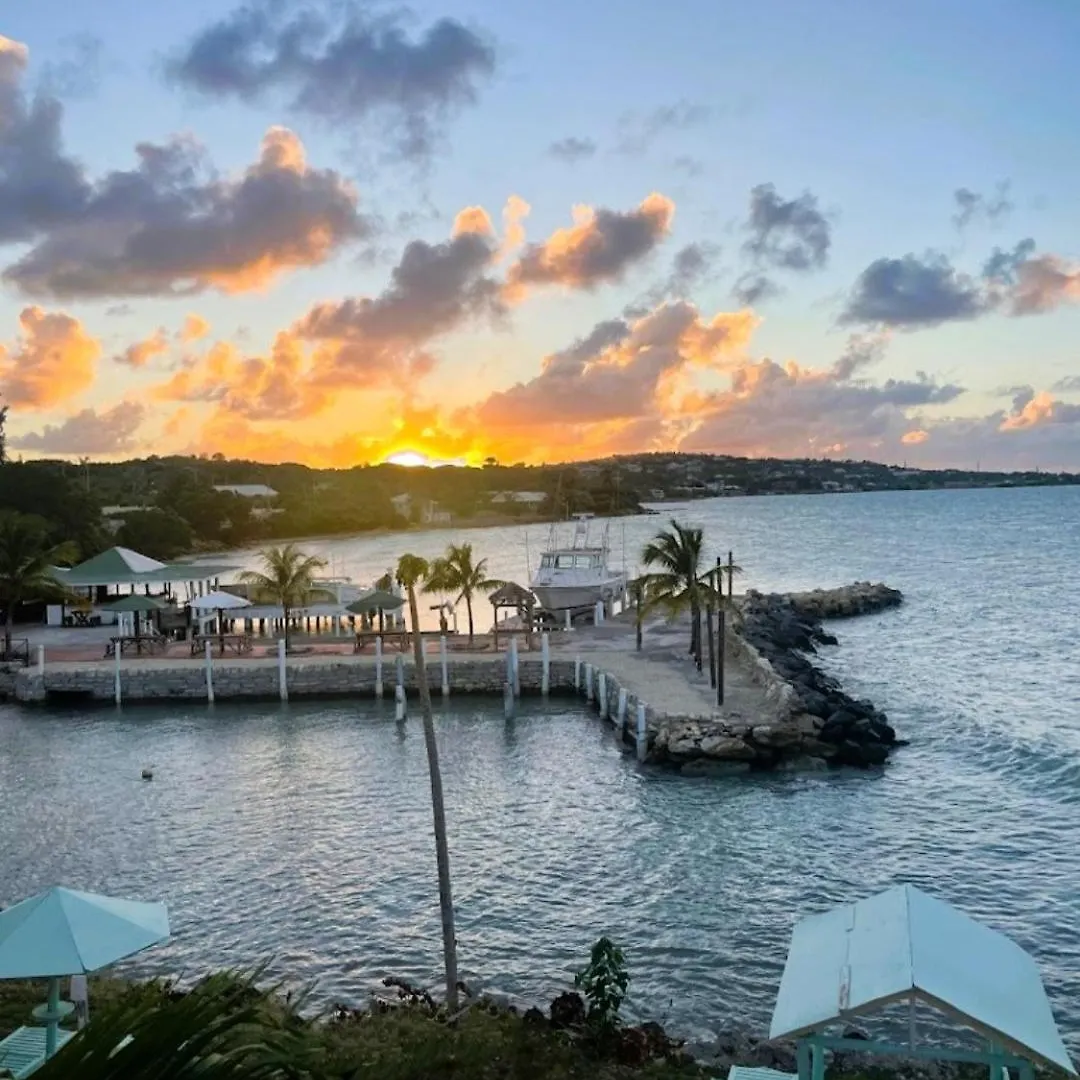 Northshore Seaside Suites St. John's 3*,
